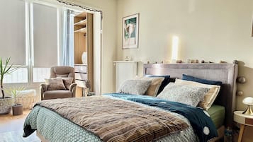 2 bedrooms, iron/ironing board, WiFi, bed sheets