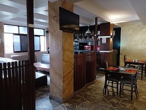 Bar (on property) - Rockwell Hotel (Kisumu)