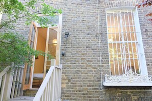 Unclassified image, 4 of 59, button - London 2 bed | Iconic Abbey Road | Zone 2 (London)