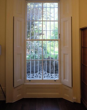 Unclassified image, 5 of 59, button - London 2 bed | Iconic Abbey Road | Zone 2 (London)