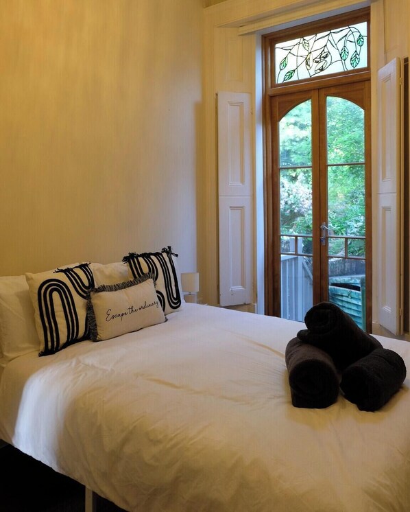 2 間睡房、熨斗/熨衫板、上網、床單