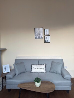 Televisión y chimenea