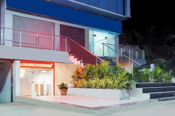 House | Reception - Elegant Stays Near Pune Airport (Pune)