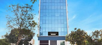 浦那機場附近雅緻住宿飯店