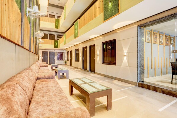 Living room - Premium Stays Near Ludhiana Railway Station (Ludhiana)