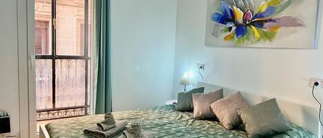 1 chambre, fer et planche à repasser, Wi-Fi, draps fournis