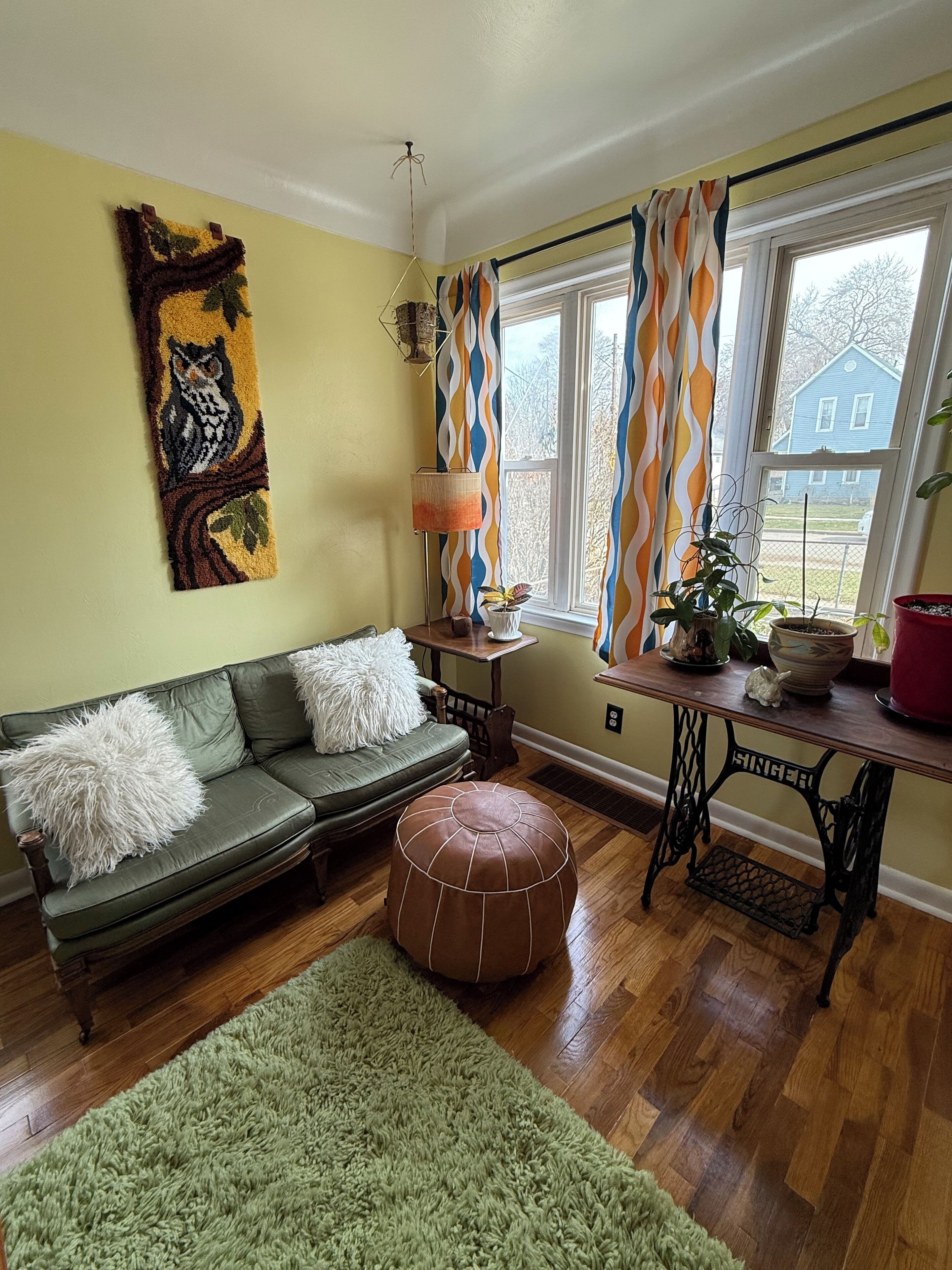 Colorful Quirky 2-bdrm House. Sleeps 6. Private Yard. 2 Miles From Dwtn Gr. - Michigan
