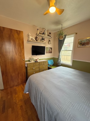 2 chambres, fer et planche à repasser, lit parapluie, Wi-Fi gratuit