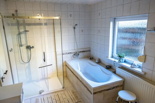 Gemütliche und ruhige Ferienwohnung  mit eigenem Garten im schönen Thüringen
