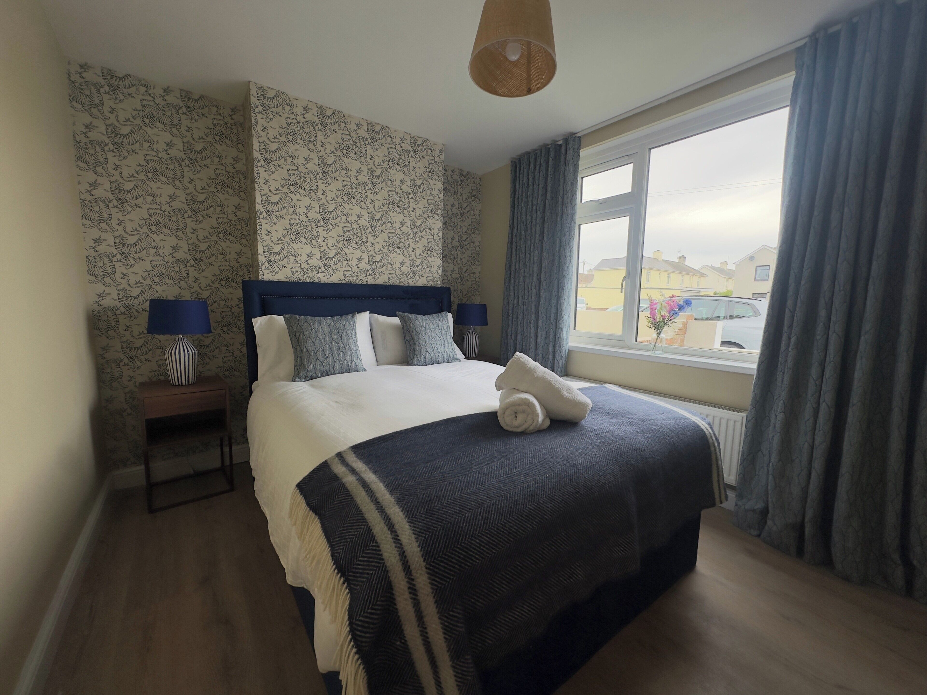 House | 4 bedrooms, free WiFi, bed sheets