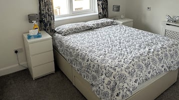 4 dormitorios, escritorio, tabla de planchar con plancha y wifi