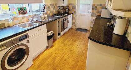 Rusper Retreat - Spacious Home Near Gatwick