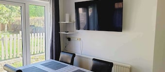 Rusper Retreat - Spacious Home Near Gatwick