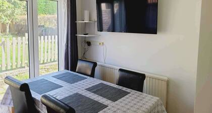 Rusper Retreat - Spacious Home Near Gatwick