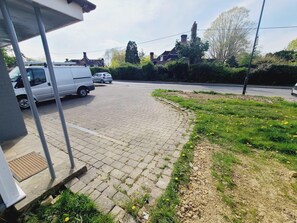 Property grounds - Rusper Retreat - Spacious Home Near Gatwick (Crawley)