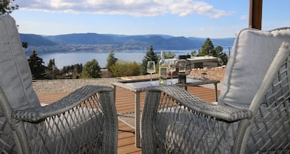 Private Suite with Amazing Lake View