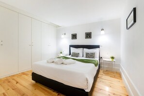 1 chambre, fer et planche à repasser, accès Internet, draps fournis