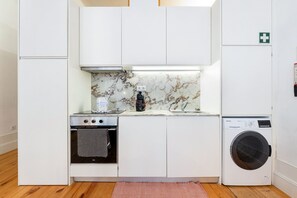 Fridge, microwave, oven, coffee/tea maker