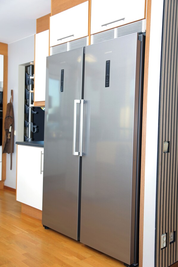 Interior - 5-Bed-Rooms House with Jacuzzi, Free Parking, and 2 Toilet-Bathrooms in Malmö (Skåne län)