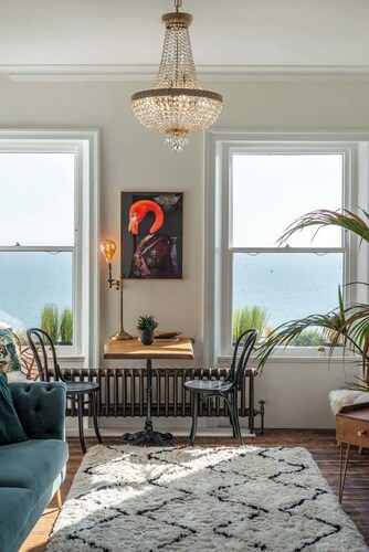 The Wellington - style, charm, stunning sea views