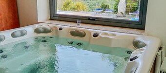 Ville Petrara: villa with pool and spa in the vineyards