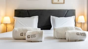 2 bedrooms, iron/ironing board, internet, bed sheets