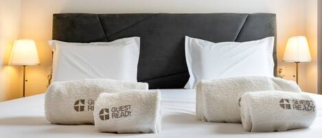 2 chambres, fer et planche à repasser, accès Internet, draps fournis