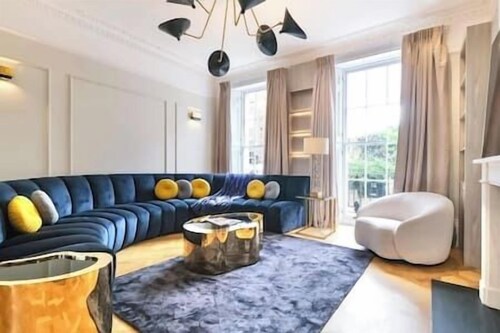 Connaught 2 : Hyde Park Luxury