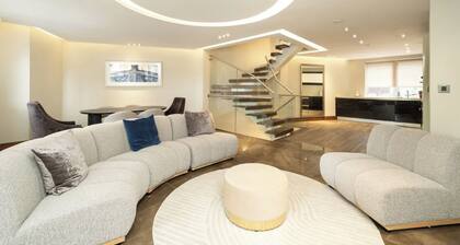 Spectacular Aircon 4BDR w/Roof Terrace