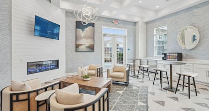 Landing at The Parker Leland - 2 Bedrooms in Do...
