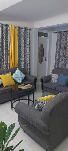 Exquisite 3 bedroom family home -Pristine stay-