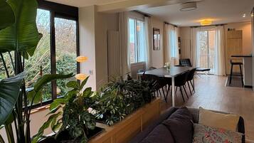 Smart-tv en een open haard