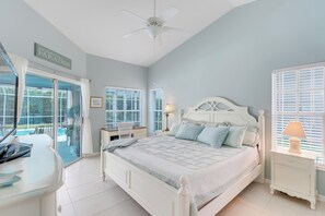 3 bedrooms, iron/ironing board, travel cot, WiFi - Family Friendly Home in Naples, Near Beach, Heated Pool, Dog Friendly (Naples)