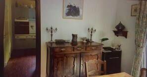Interior - House 50m from the beach, peace and quiet guaranteed. (Ploulec'h)