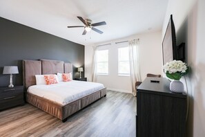 9 chambres, fer et planche à repasser, lit parapluie, Wi-Fi gratuit