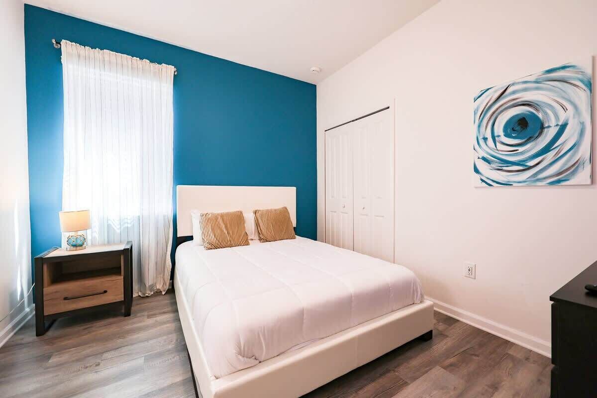 9 chambres, fer et planche à repasser, lit parapluie, Wi-Fi gratuit