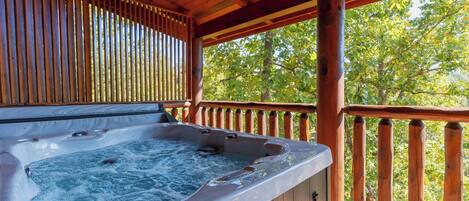 Tina de hidromasaje al aire libre