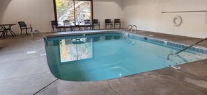 Indoor pool, outdoor pool - EASTERN ESCAPE-Relaxing Getaway-Gated,Pools,Mini-Golf,Pool Table, & Air Hockey (Sevierville)