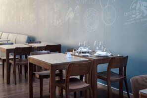 Unclassified image, 5 of 33, button - Melia Lisboa Oriente Hotel (Lisbon)