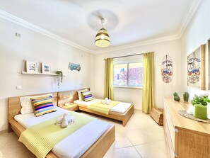 2 bedrooms, cots/infant beds, bed sheets - Vilamoura Beach Village by Homing (Loulé)