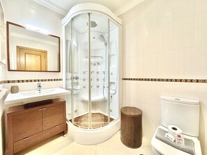 Shower, towels - Vilamoura Beach Village by Homing (Loulé)