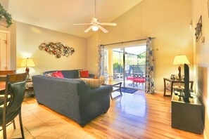 Télévision, baby-foot