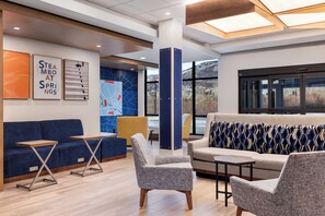 Exterior - Holiday Inn Express & Suites Steamboat Springs by IHG (Steamboat Springs)