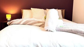 House | 5 bedrooms, free WiFi, bed sheets