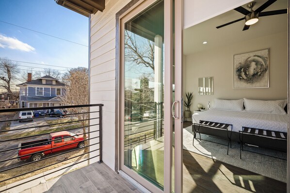 3 habitaciones, tabla de planchar con plancha, wifi y ropa de cama