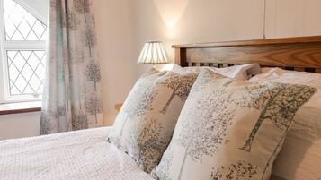 3 dormitoris, decoració individual i mobiliari individual