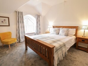 3 dormitoris, decoració individual i mobiliari individual 