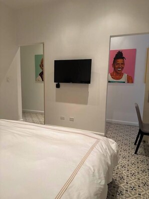 1 slaapkamer, een strijkplank/strijkijzer, wifi, beddengoed