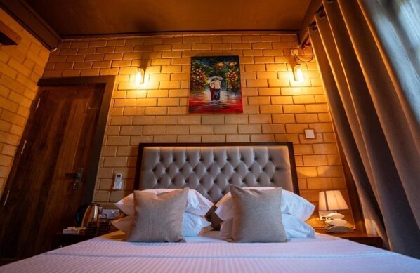 1 bedroom, bed sheets