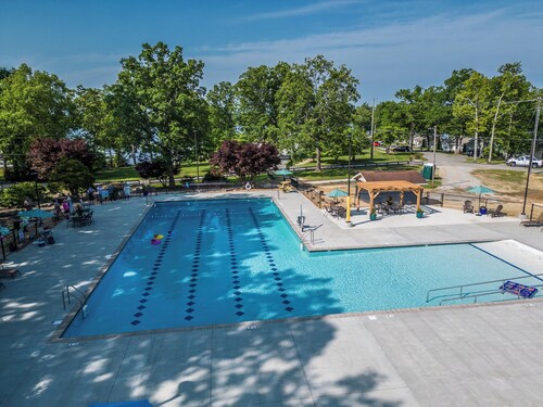 2BR Adventure Hub Near Lake Tansi